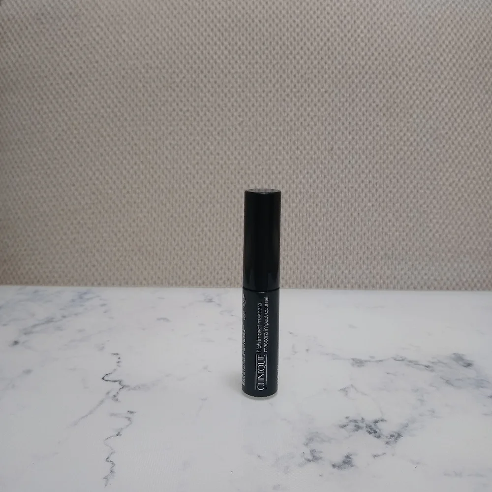 New Clinique Gigh Impact Mascara 01 Black Travel Size .14 Oz